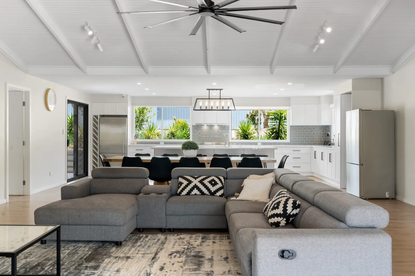The Getaway — River Murray Retreat, Sleeps 24