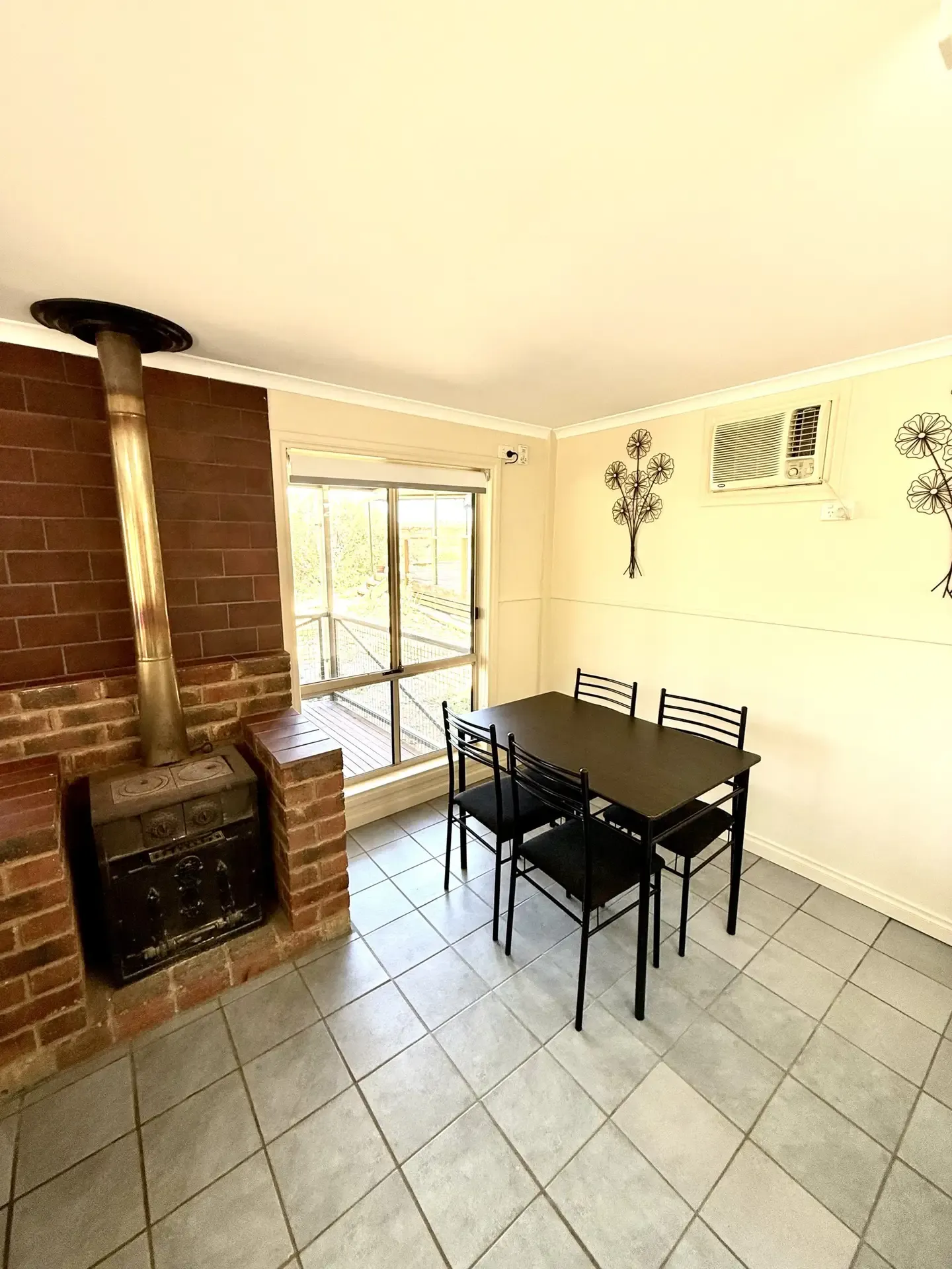 A Relaxed River Escape with Murraylands Shack Charm